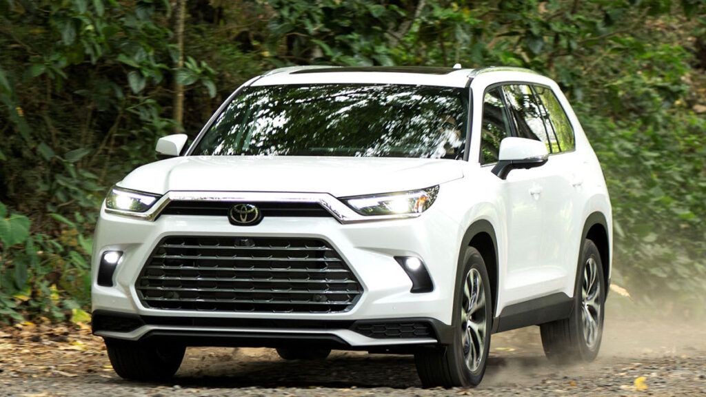 cr cars inlinehero 2026 toyota grand highlander limited f driving 2 26